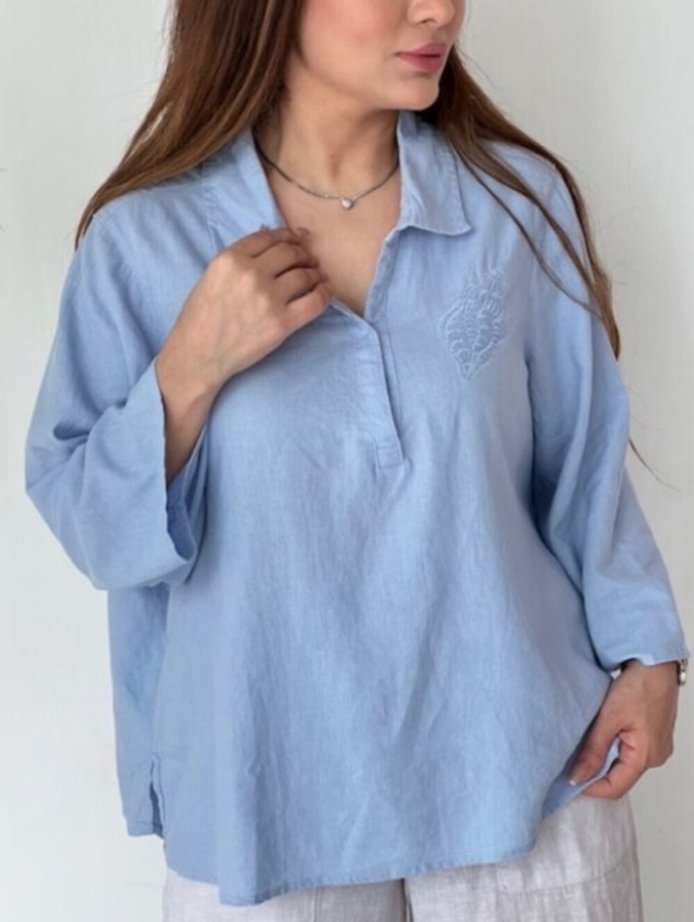 Calypso St. Barth Blue V-Neck Linen-Blend Popover Seashell Blouse - Size - Large